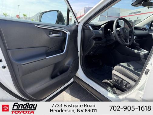 Ice Cap 2024 Toyota RAV4 XLE