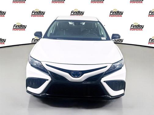 2024 Toyota Camry Hybrid SE