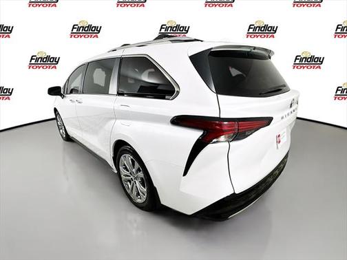2024 Toyota Sienna Platinum 7 Passenger