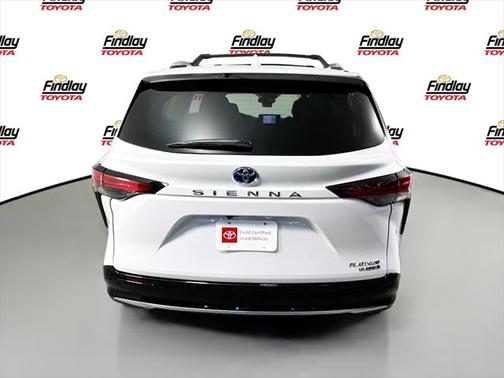2024 Toyota Sienna Platinum 7 Passenger