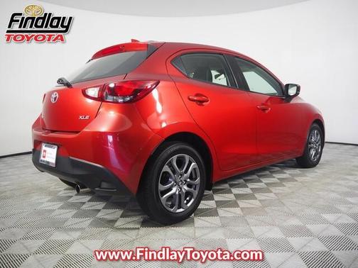 2020 Toyota Yaris Sedan XLE
