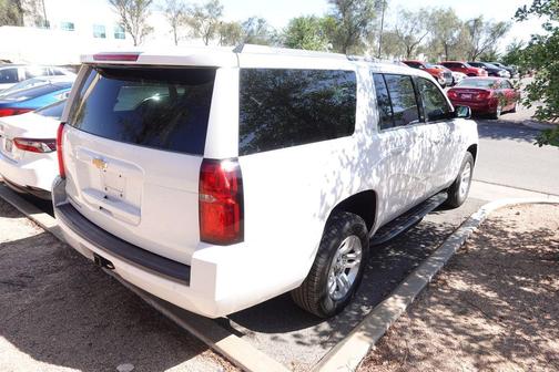 Summit White 2019 Chevrolet Suburban LT