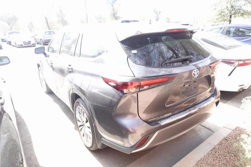 2024 Toyota Highlander Platinum