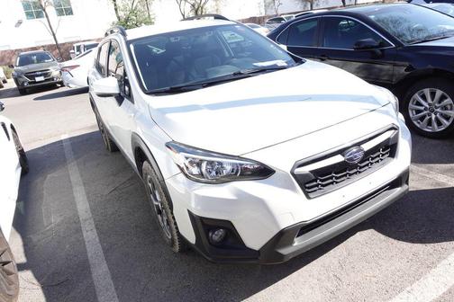 Crystal White Pearl 2018 Subaru Crosstrek 2.0i Premium
