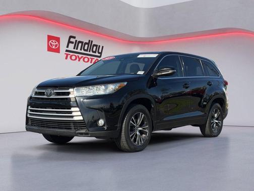 Midnight Black Metallic 2019 Toyota Highlander LE Plus