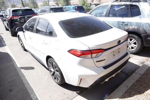 Blizzard Pearl 2021 Toyota Corolla SE