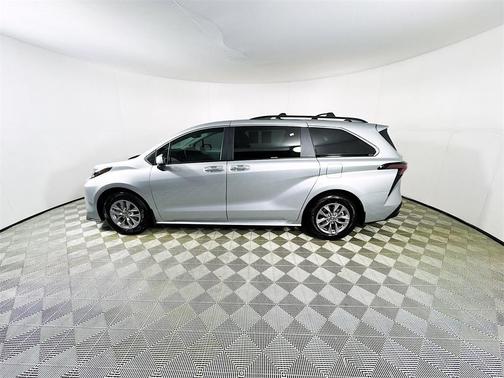 2025 Toyota Sienna XLE 7 Passenger