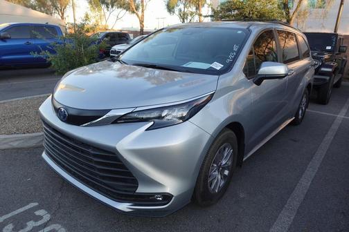 2025 Toyota Sienna XLE 7 Passenger