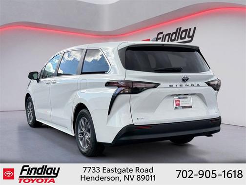 2025 Toyota Sienna LE