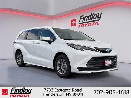 2025 Toyota Sienna LE