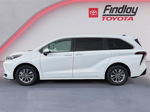 2025 Toyota Sienna LE