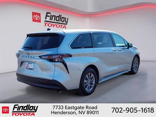 2025 Toyota Sienna LE
