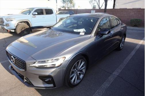 2021 Volvo S60 T5 Momentum