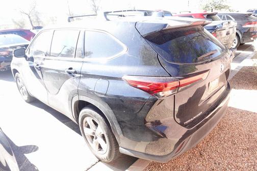 2020 Toyota Highlander LE