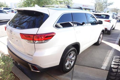 Blizzard Pearl 2019 Toyota Highlander Limited