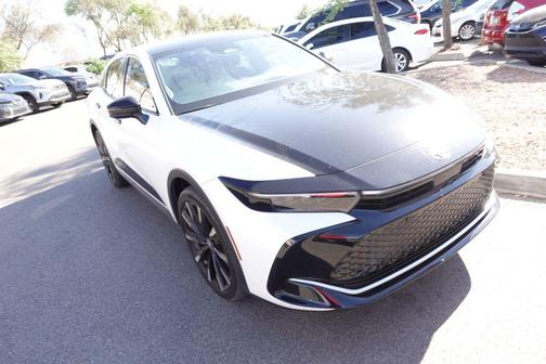 Black/Oxygen White 2024 Toyota Crown Platinum
