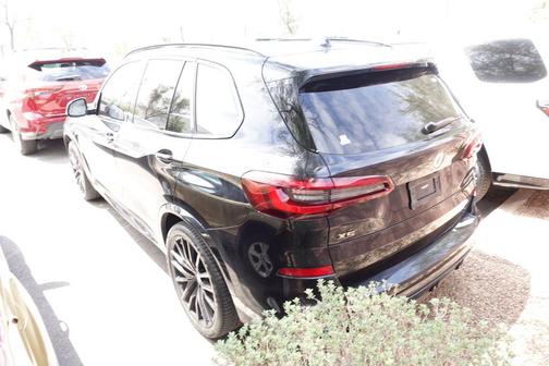 Black Sapphire Metallic 2022 BMW X5 M50i