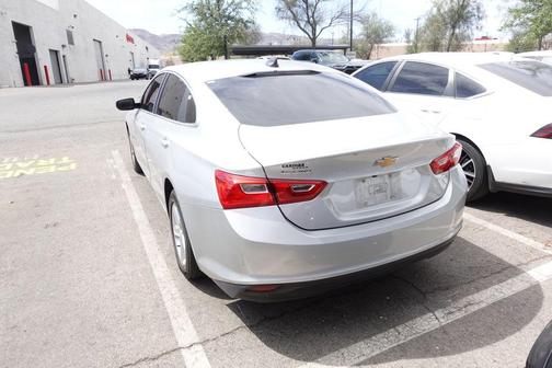 Silver Ice Metallic 2019 Chevrolet Malibu 1LS