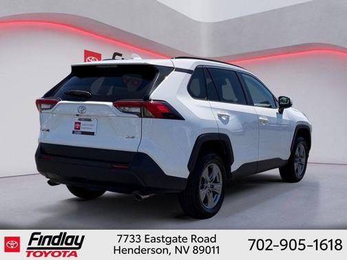 Ice Cap 2024 Toyota RAV4 XLE