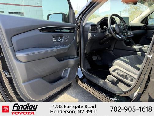 Crystal Black Pearl 2025 Honda Pilot Touring 8-Passenger