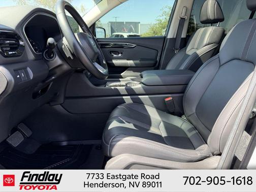 Crystal Black Pearl 2025 Honda Pilot Touring 8-Passenger