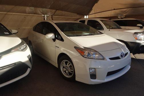 2010 Toyota Prius III