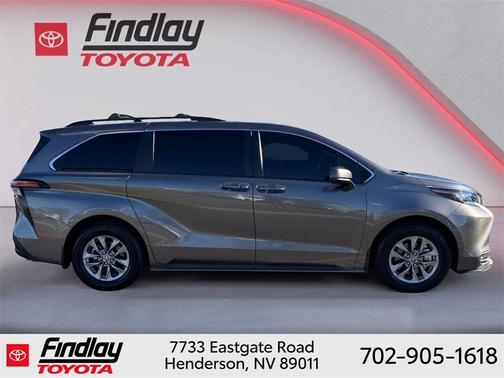 2022 Toyota Sienna LE