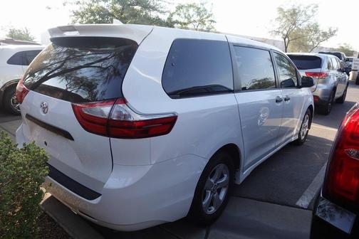 2019 Toyota Sienna SE
