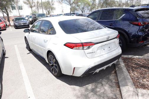 Blizzard Pearl 2020 Toyota Corolla SE
