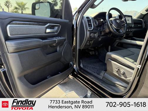 Diamond Black Crystal Pearlcoat 2022 RAM 1500 Big Horn/Lone Star