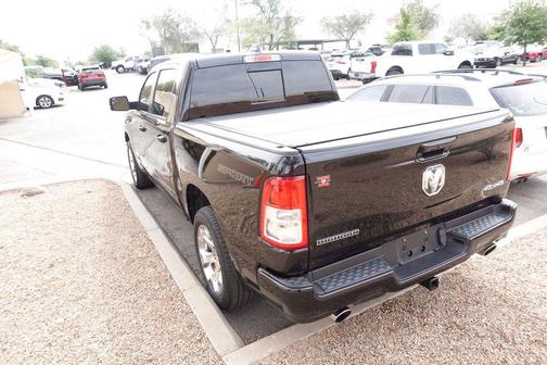 Diamond Black Crystal Pearlcoat 2022 RAM 1500 Big Horn/Lone Star