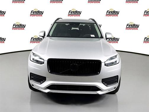 2022 Volvo XC90 T5 Momentum