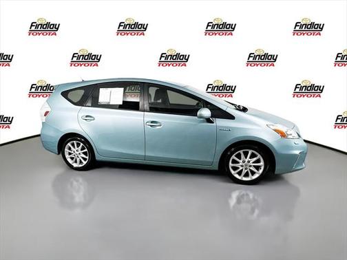 2014 Toyota Prius v Five
