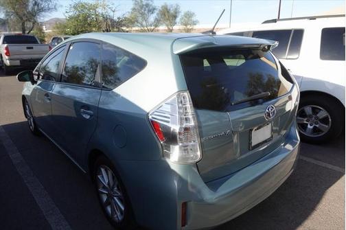 2014 Toyota Prius v Five