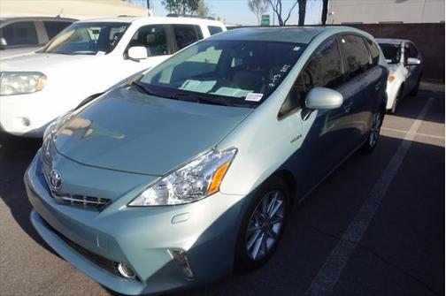 2014 Toyota Prius v Five