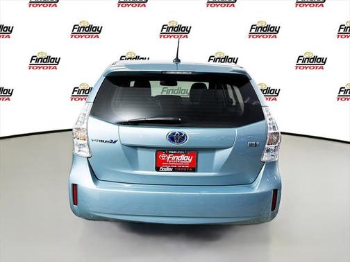 2014 Toyota Prius v Five