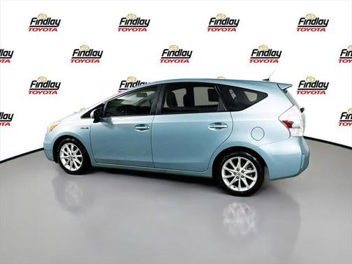 2014 Toyota Prius v Five