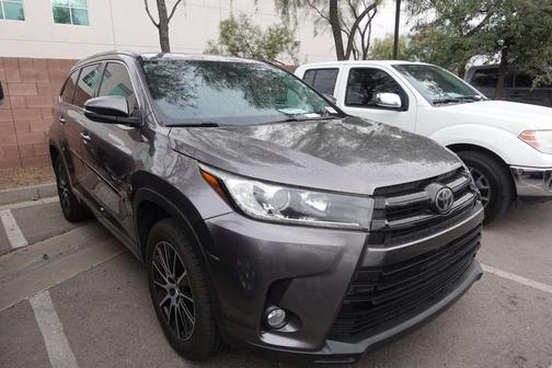 2017 Toyota Highlander SE