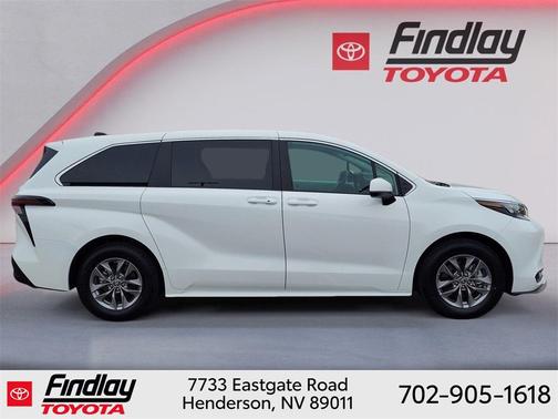 2025 Toyota Sienna LE