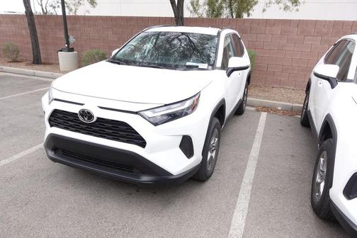 Ice Cap 2024 Toyota RAV4 XLE