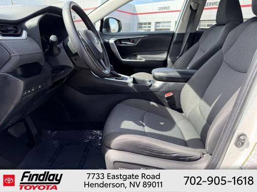 Ice Cap 2024 Toyota RAV4 XLE