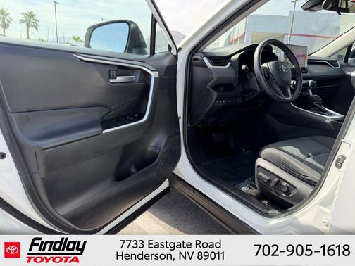 Ice Cap 2024 Toyota RAV4 XLE