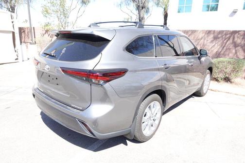 Heavy Metal 2025 Toyota Highlander Limited