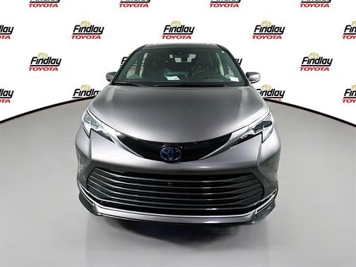 2021 Toyota Sienna Platinum 7 Passenger