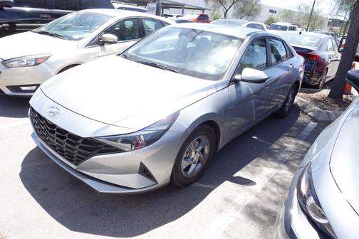 Shimmering Silver Pearl 2021 Hyundai ELANTRA SE