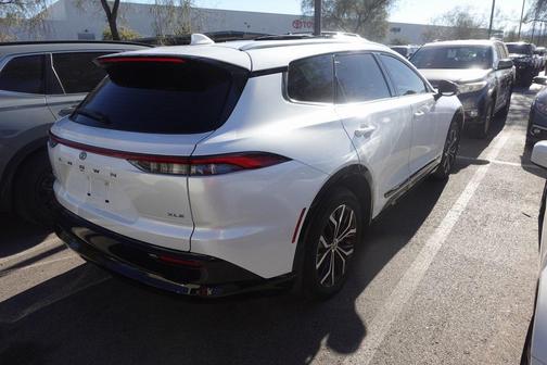 2025 Toyota Crown Signia XLE