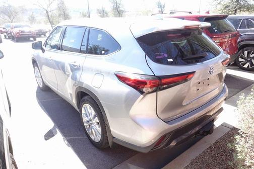 2022 Toyota Highlander Hybrid Limited