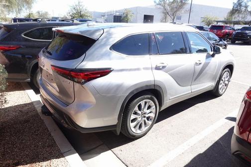 2022 Toyota Highlander Hybrid Limited