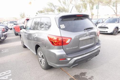 2017 Nissan Pathfinder SV