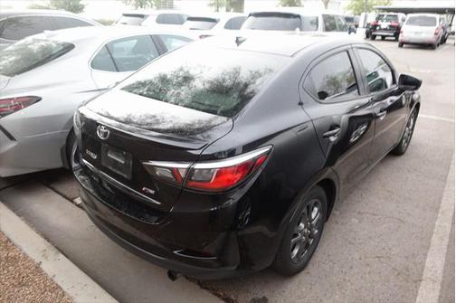 2019 Toyota Yaris Sedan LE